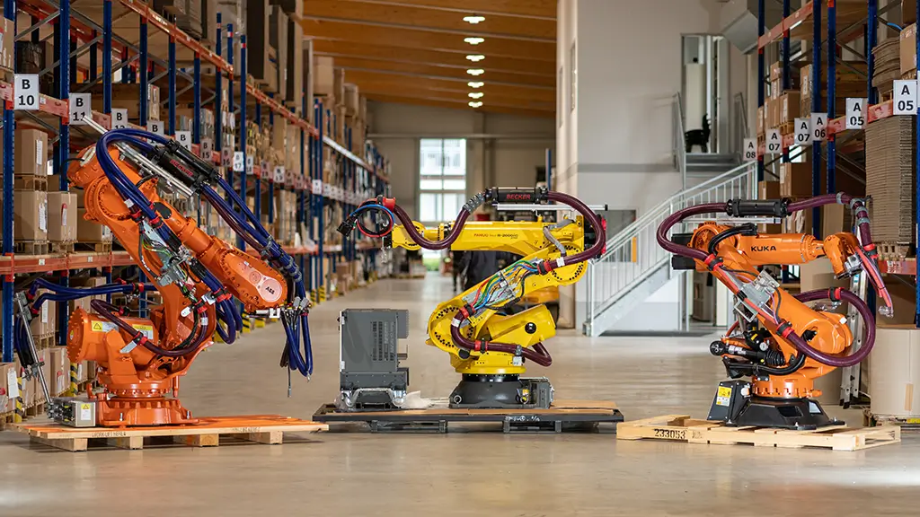 Beckerワークショップでドレッシング・準備中のロボット