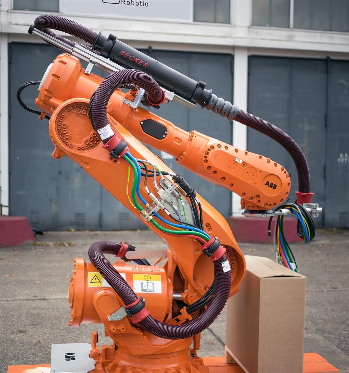 KUKA welding robot with a Becker dress pack