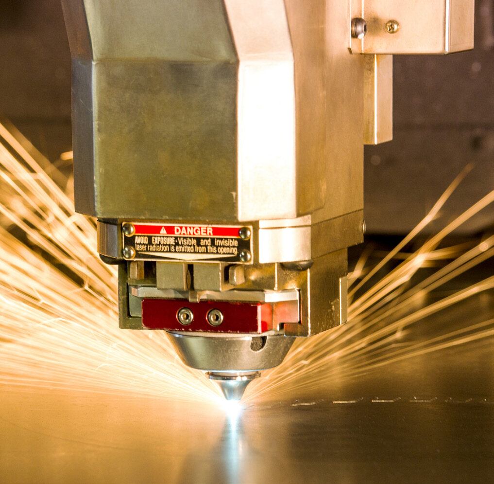 Laser cutting head piercing sheet metal